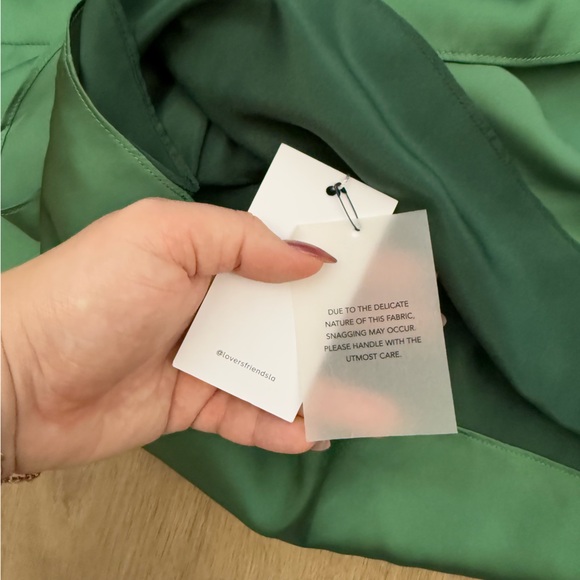 NWT Lovers & Friends Laguna Top in Green Size Small Satin Ruffles - Picture 6 of 16